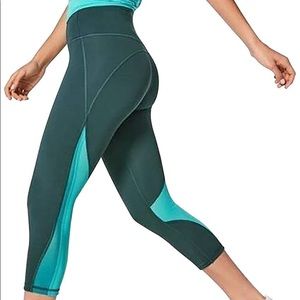 Lululemon Mix and Mesh Crop Leggings in Teal